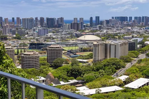 1588 St Louis Dr, Honolulu, HI 96816