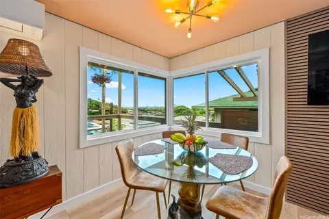 1358 Makaikoa St, Honolulu, HI 96821