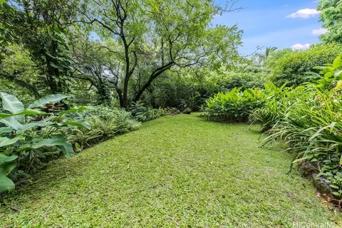 3242 Pelekane Dr, Honolulu, HI 96817