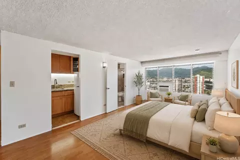 2525 Date St #2704, Honolulu, HI 96826