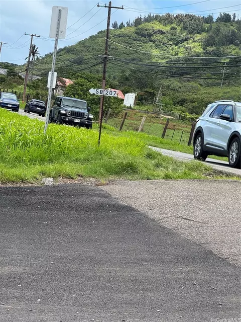 58 Kamehameha Hwy, Haleiwa, HI 96712