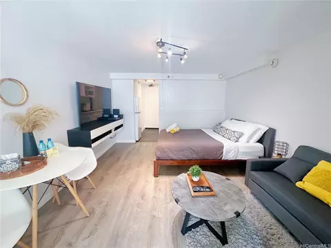 445 Seaside Ave #703, Honolulu, HI 96815