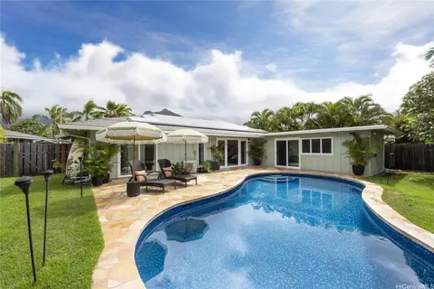 1183 Akamai St, Kailua, HI 96734