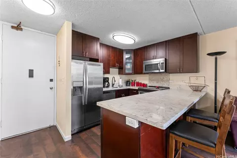 411 Hobron Ln #607, Honolulu, HI 96815