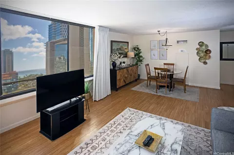 430 Lewers St #1904, Honolulu, HI 96815