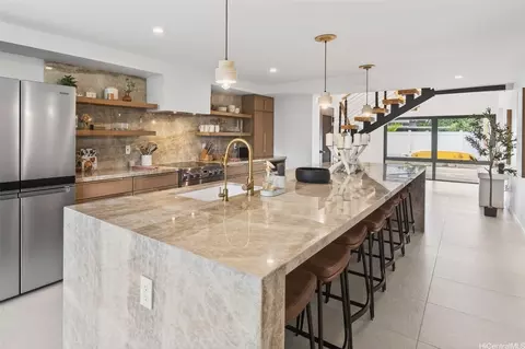 125 N Kalaheo Ave, Kailua, HI 96734