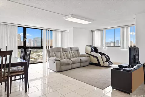 2222 Citron St #1804, Honolulu, HI 96826