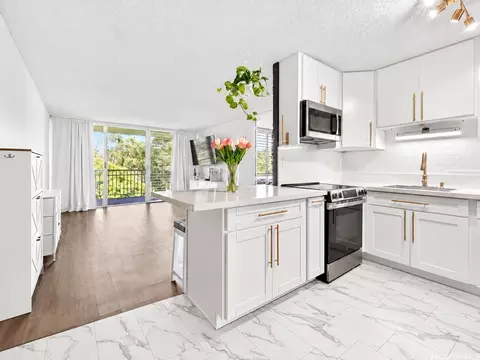 95-2051 Waikalani Pl #E403, Mililani, HI 96789