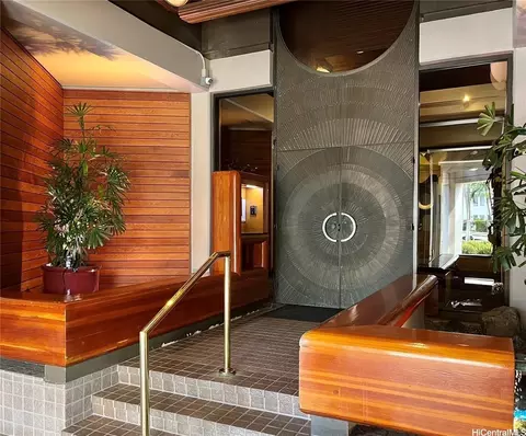 1221 Victoria St #1705, Honolulu, HI 96814