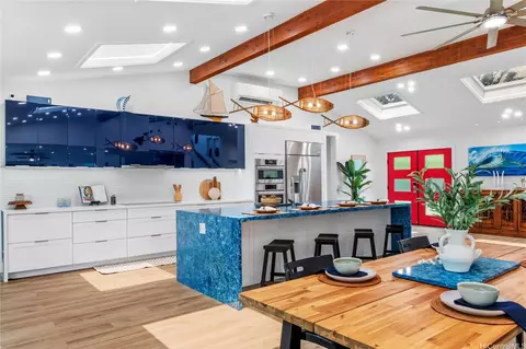 6 N Kalaheo Ave, Kailua, HI 96734