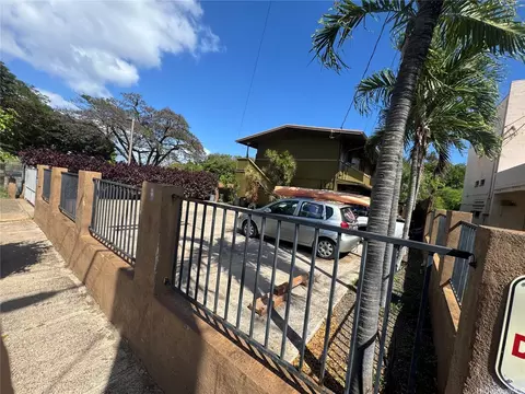 94-335 Pupuole St, Waipahu, HI 96797