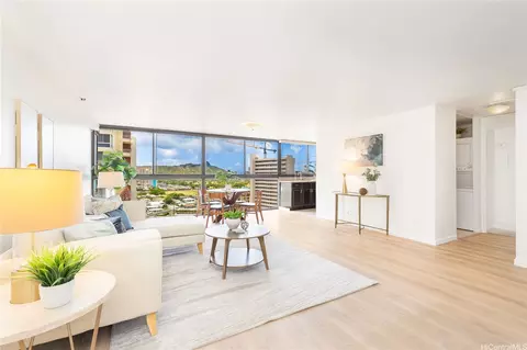 2724 Kahoaloha Ln #1906, Honolulu, HI 96826