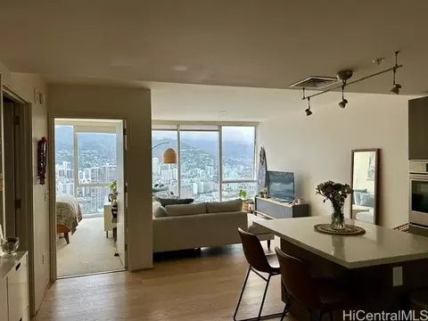 888 Kapiolani Blvd #4312, Honolulu, HI 96813