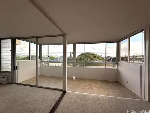 1015 Napunani St #401, Honolulu, HI 96818