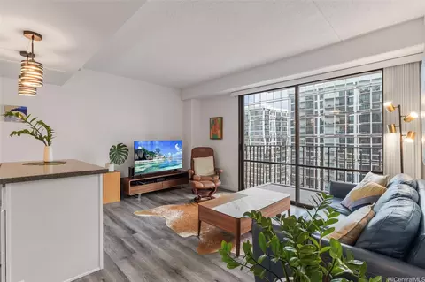 225 Queen St #22G, Honolulu, HI 96813