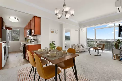 1710 Punahou St #1004, Honolulu, HI 96822