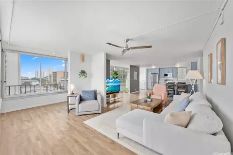 1025 Wilder Ave #5A, Honolulu, HI 96822