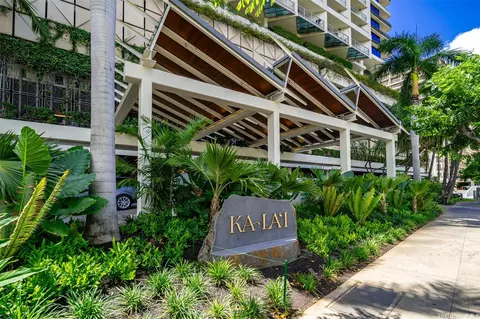 223 Saratoga Rd #1008, Honolulu, HI 96815