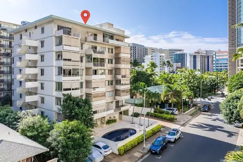411 Kaiolu St #203, Honolulu, HI 96815