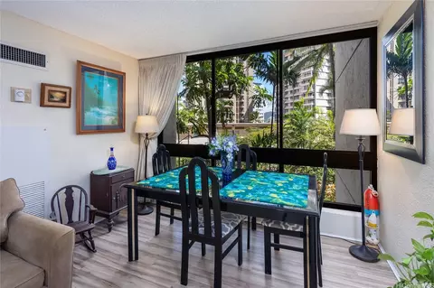 300 Wai Nani Way #I304, Honolulu, HI 96815