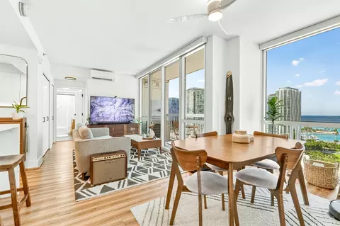 909 Kapiolani Blvd #2902, Honolulu, HI 96814