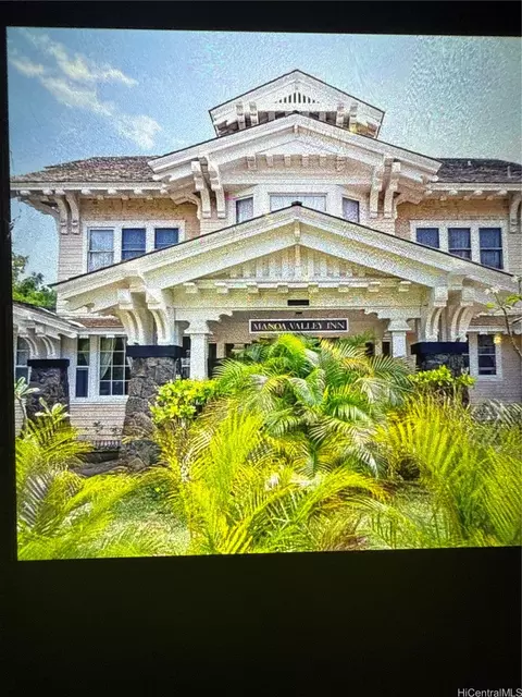 2001 Vancouver Dr, Honolulu, HI 96822