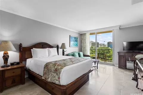 2045 Kalakaua Ave #411, Honolulu, HI 96815