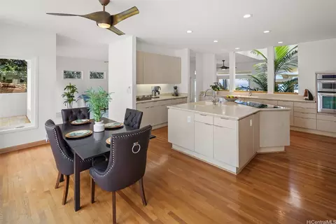 Kitchen - 626 Kahiau Loop, Honolulu, HI 96821 photo 2 of 2