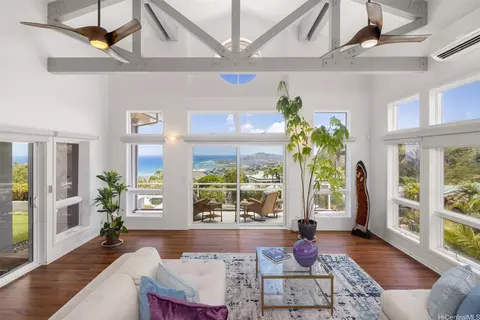626 Kahiau Loop, Honolulu, HI 96821