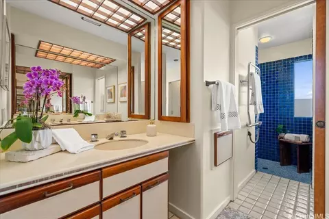 Bath - 162 Koheo Rd, Kula, HI 96790 photo 4 of 5