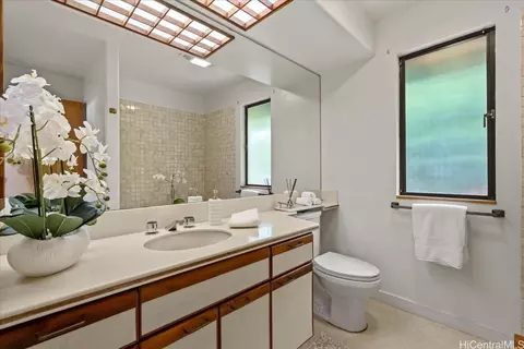 Bath - 162 Koheo Rd, Kula, HI 96790 photo 1 of 5