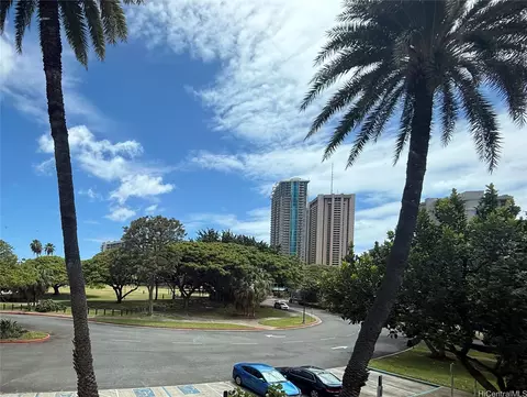 2045 Kalakaua Ave #M300, Honolulu, HI 96815