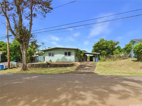 1261 Ulupii St, Kailua, HI 96734