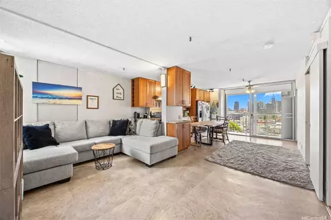 1226 Alexander St #701, Honolulu, HI 96826