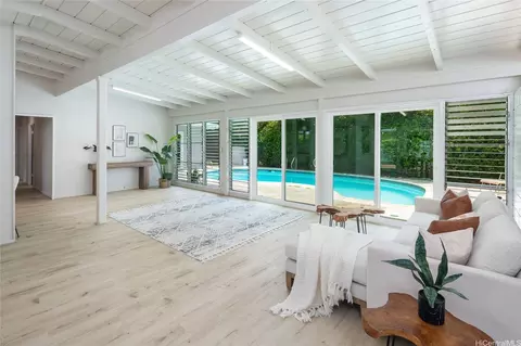 316 Mamaki St, Honolulu, HI 96821