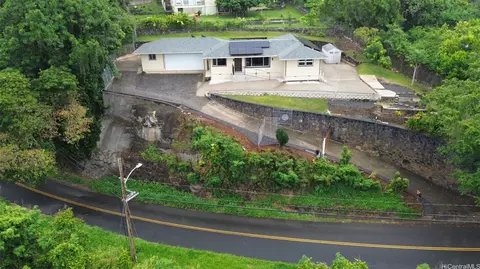 2490 Tantalus Dr, Honolulu, HI 96813