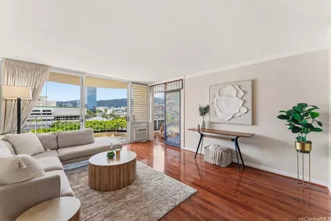 1717 Ala Wai Blvd #804, Honolulu, HI 96815