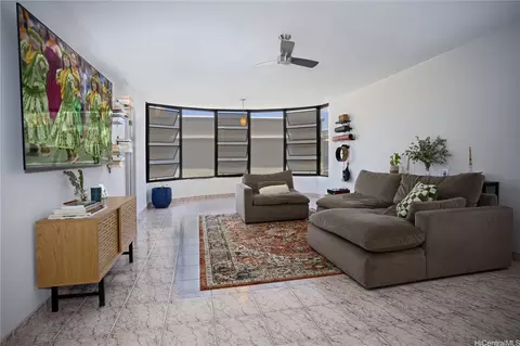 1447 Kewalo St #408, Honolulu, HI 96822