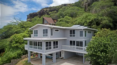 5864 Kalanianaole Hwy #B, Honolulu, HI 96821