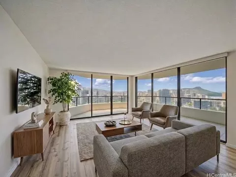 1910 Ala Moana Blvd #40D, Honolulu, HI 96815
