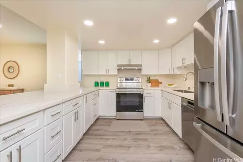 46-283 Kahuhipa St #C-B1, Kaneohe, HI 96744