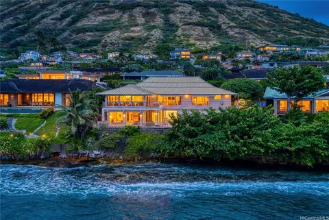 128 Hanapepe Loop, Honolulu, HI 96825