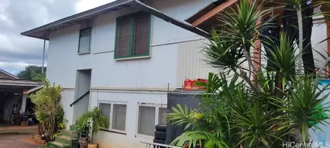1524 Meyers St, Honolulu, HI 96819