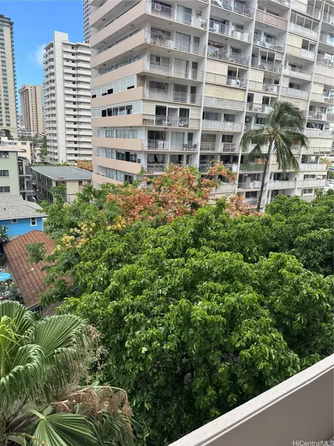 430 Keoniana St #113, Honolulu, HI 96816