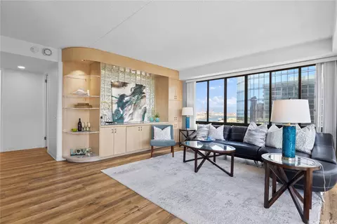 700 Richards St #2204, Honolulu, HI 96813