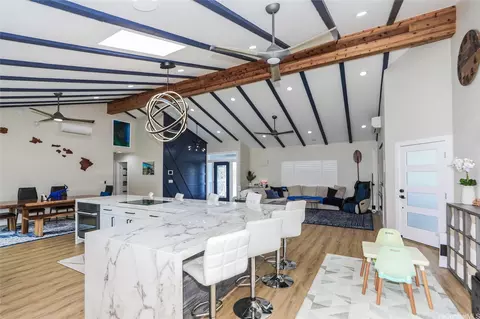 654 Lunalilo Home Rd #206, Honolulu, HI 96825