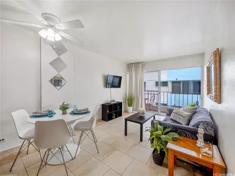 222 Kaiulani Ave #407, Honolulu, HI 96815