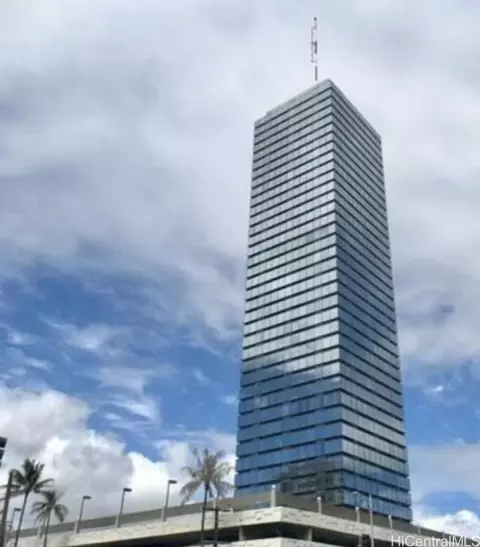 1750 Kalakaua Ave #103, Honolulu, HI 96826