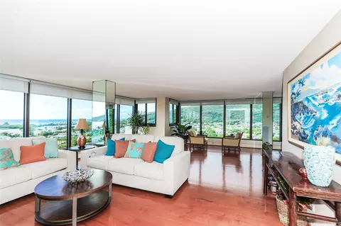 250 Kawaihae St #8B, Honolulu, HI 96825