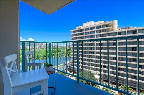 444 Kanekapolei St #810, Honolulu, HI 96815